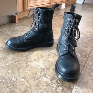 Dr. Marten Hilda Boots size 8 wide (with defect)